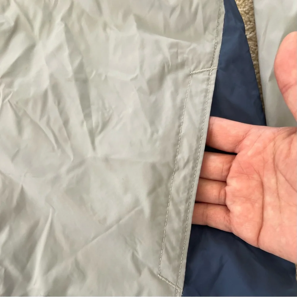 Columbia ‘Glennaker’ Hooded Lightweight Blue and Light Gray Light rain jacket - Picture 6 of 8
